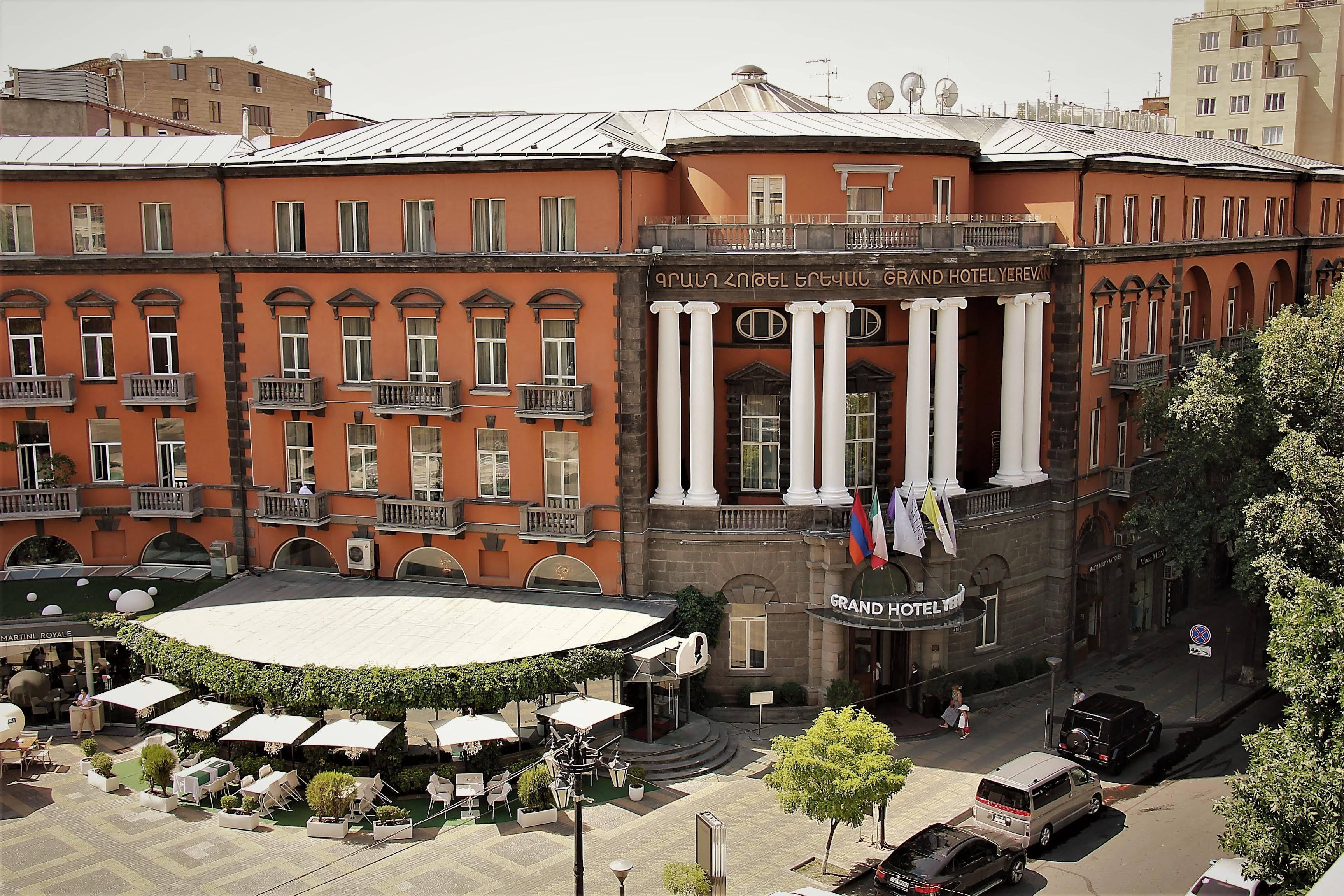 Grand Hotel Yerevan - Small Luxury Hotels Of The World Exterior foto